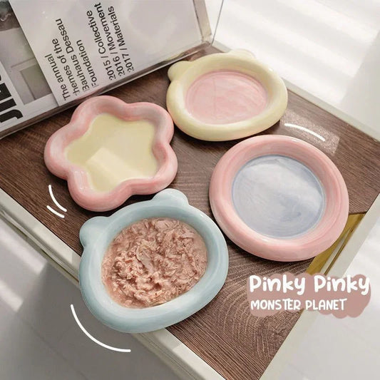 Cartoon ceramic cat bowl for stylish and safe pet feeding