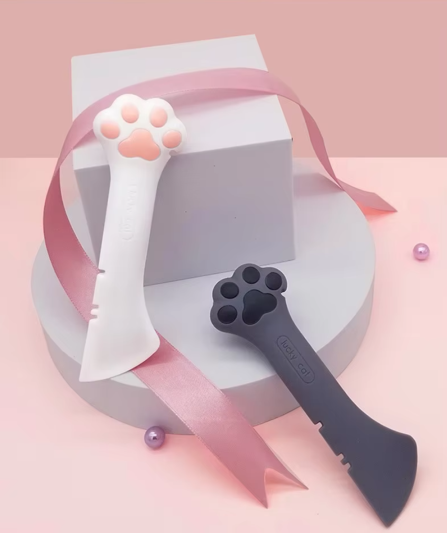 2-in-1 pet can opener and spoon for dogs and cats – multifunctional feeding tool