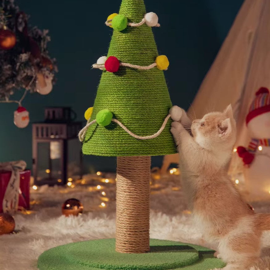 Christmas tree-shaped cat climbing rack with sisal scratching post for cats
