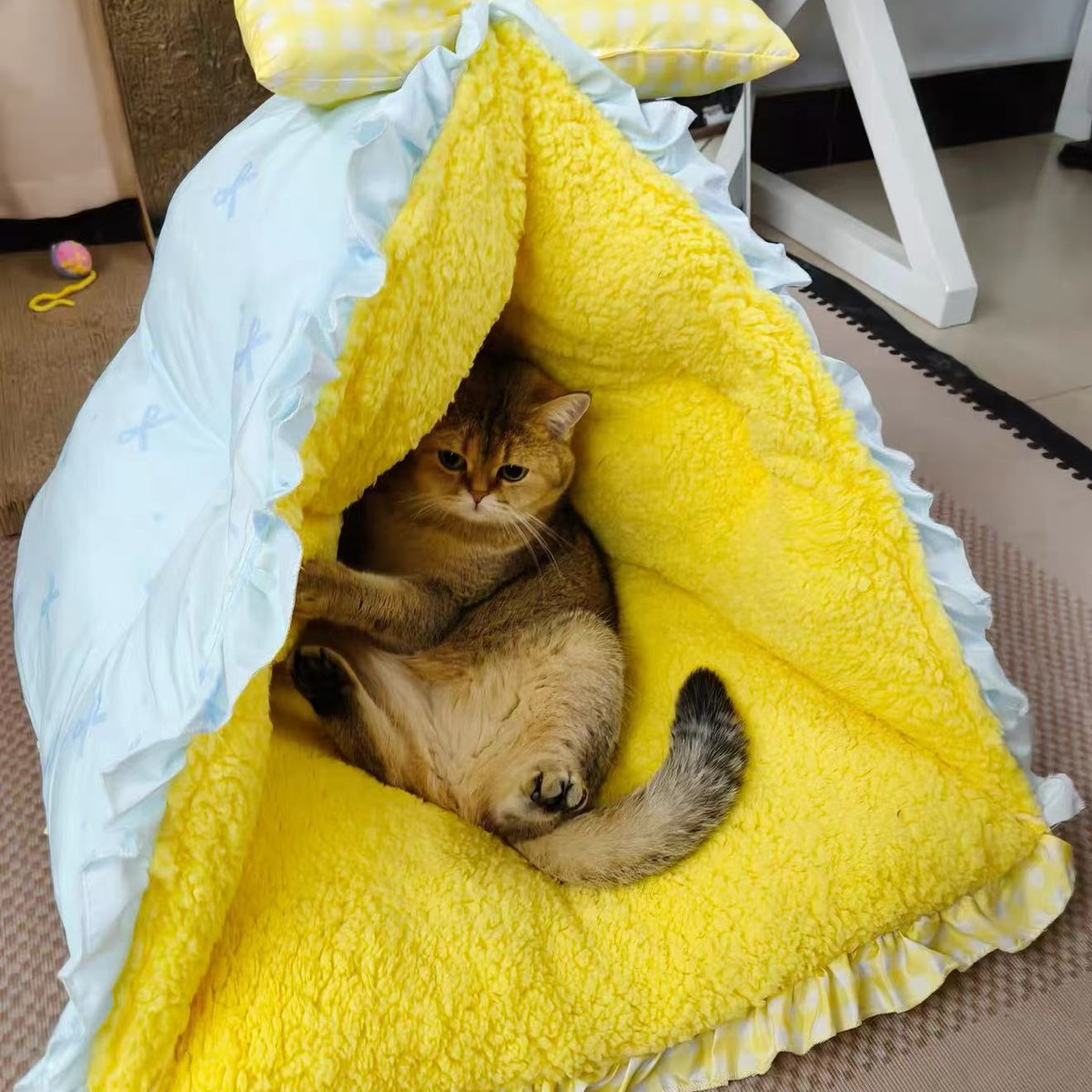 Puff & Purr™ Parisian Dream Lace Cat Teepee