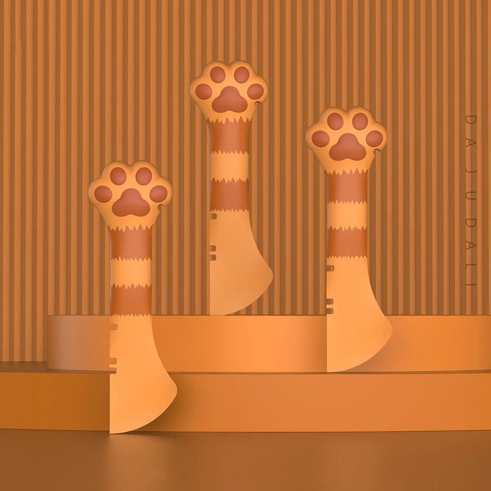 Multifunctional pet canned spoon, a spoon and can opener in one for easy feeding