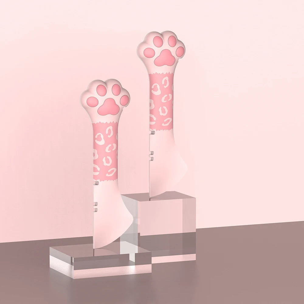 Multifunctional pet canned spoon, a spoon and can opener in one for easy feeding
