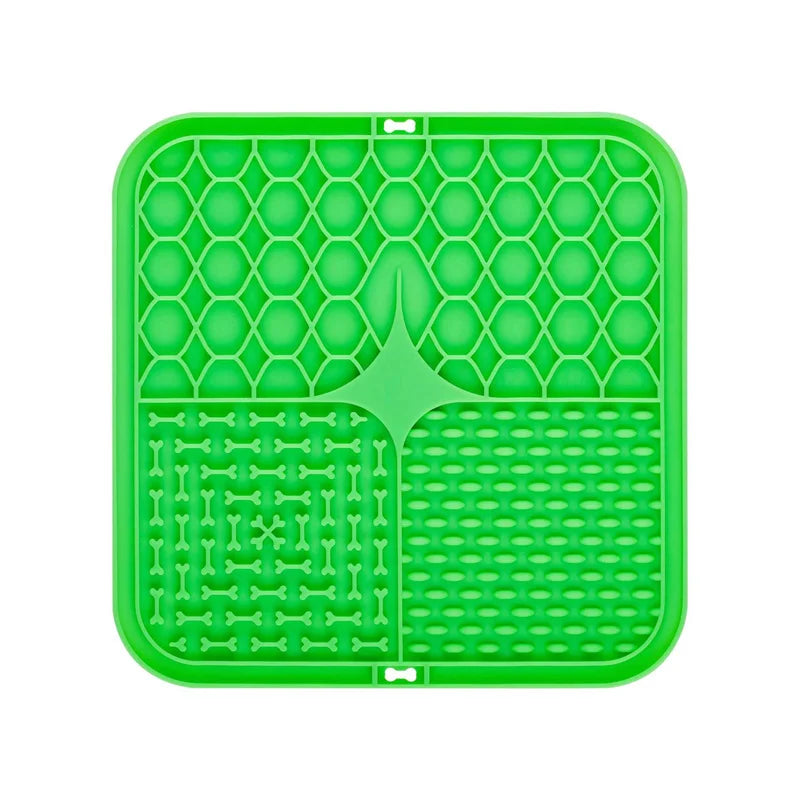 Silicone licking mat for dogs and cats with strong suction cups