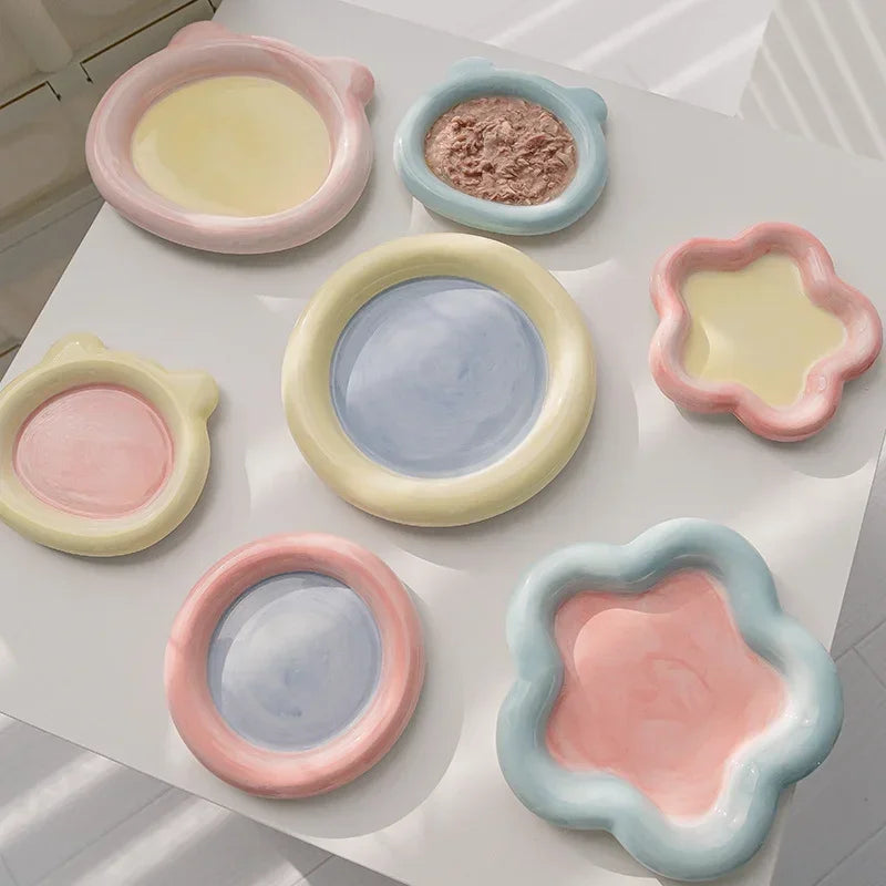 Cartoon ceramic cat bowl for stylish and safe pet feeding