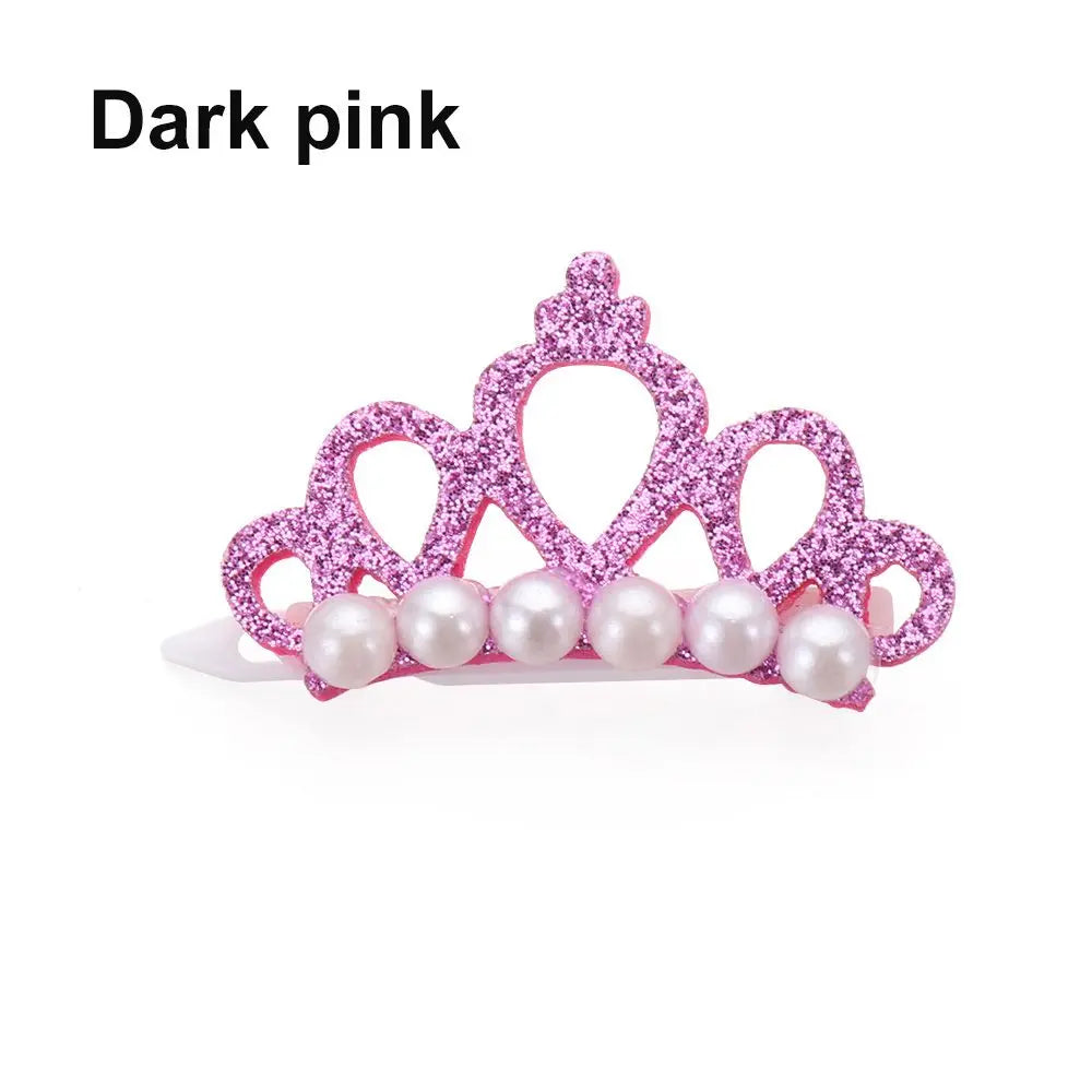 Cat wearing a crown-shaped grooming bow tie, ideal for special occasions or stylish everyday wear