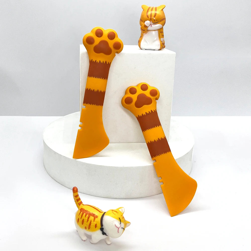 Multifunctional pet canned spoon, a spoon and can opener in one for easy feeding