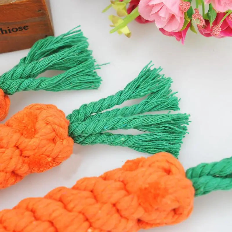Cartoon carrot shape dog chew toy made of durable cotton rope