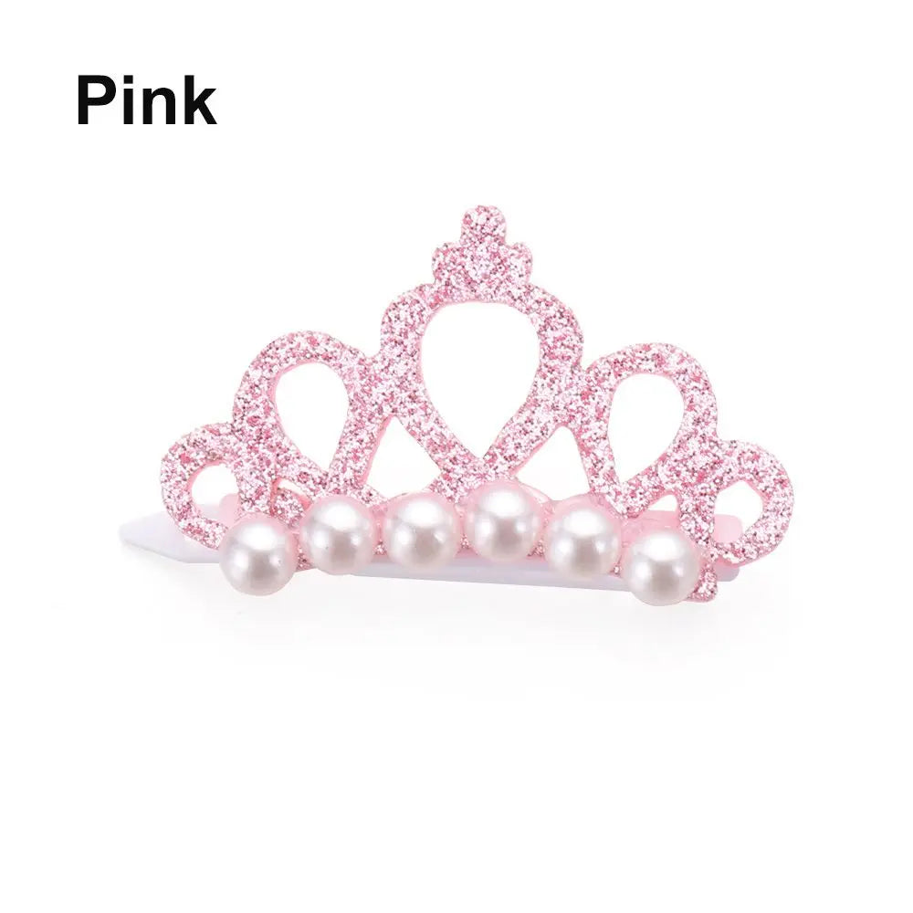 Cat wearing a crown-shaped grooming bow tie, ideal for special occasions or stylish everyday wear