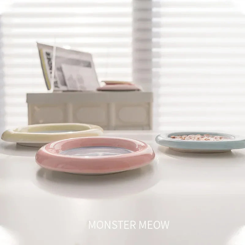 Cartoon ceramic cat bowl for stylish and safe pet feeding