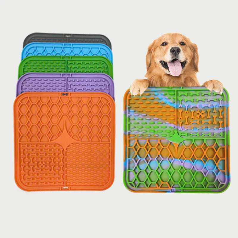 Silicone licking mat for dogs and cats with strong suction cups