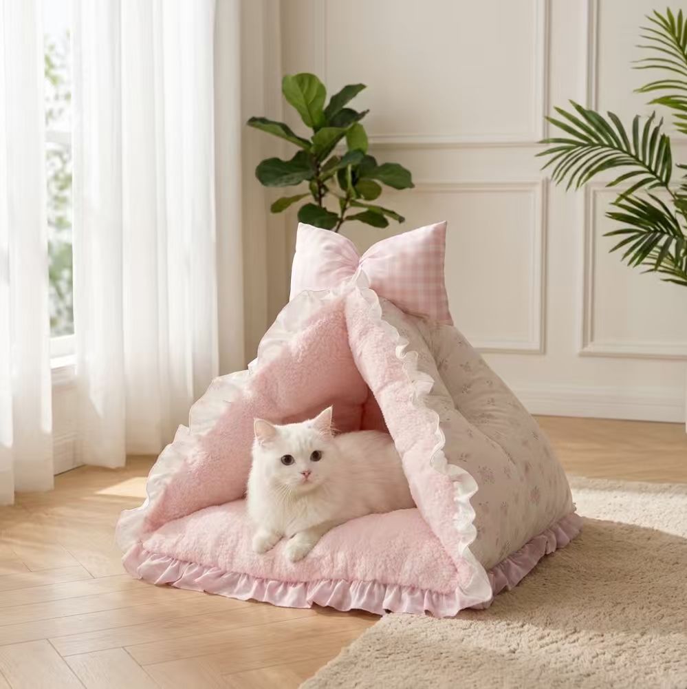 Puff & Purr™ Parisian Dream Lace Cat Teepee
